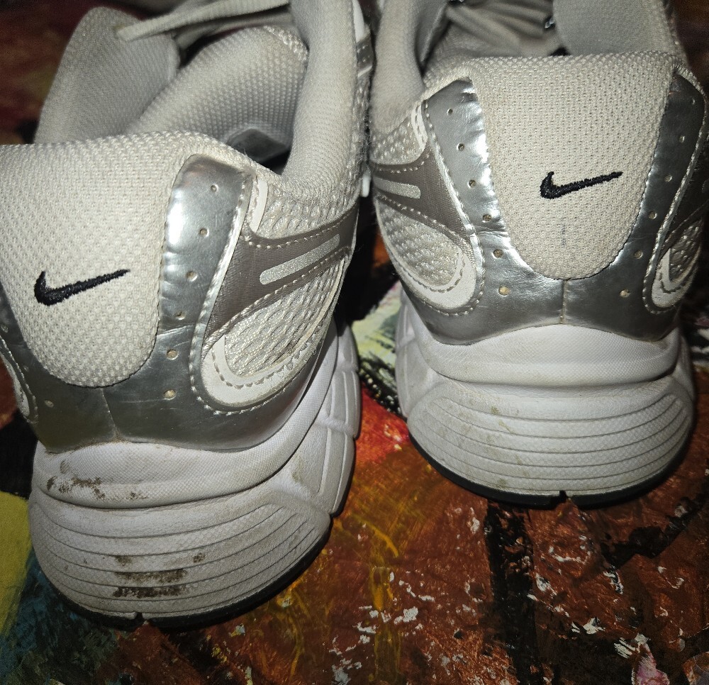 Nike White Silver Black Running Sneakers - Picture 7 of 10